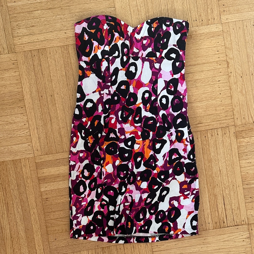Vibrant Strapless Leopard Print Dress